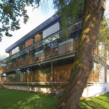 Cozy In Kadriorg Park * 탈린