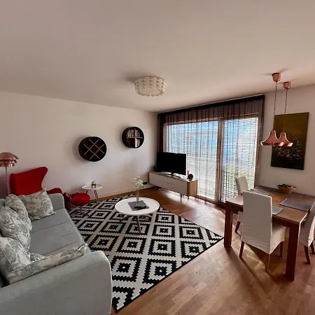 Cozy In Kadriorg Park Appartement