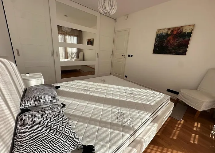 아파트 Cozy In Kadriorg Park *