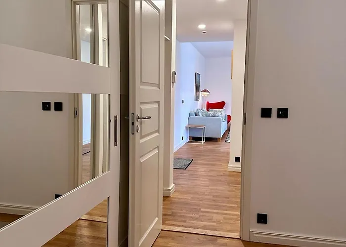 Cozy In Kadriorg Park 탈린