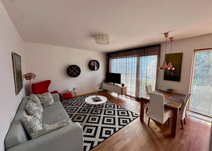 Cozy In Kadriorg Park Lejlighed